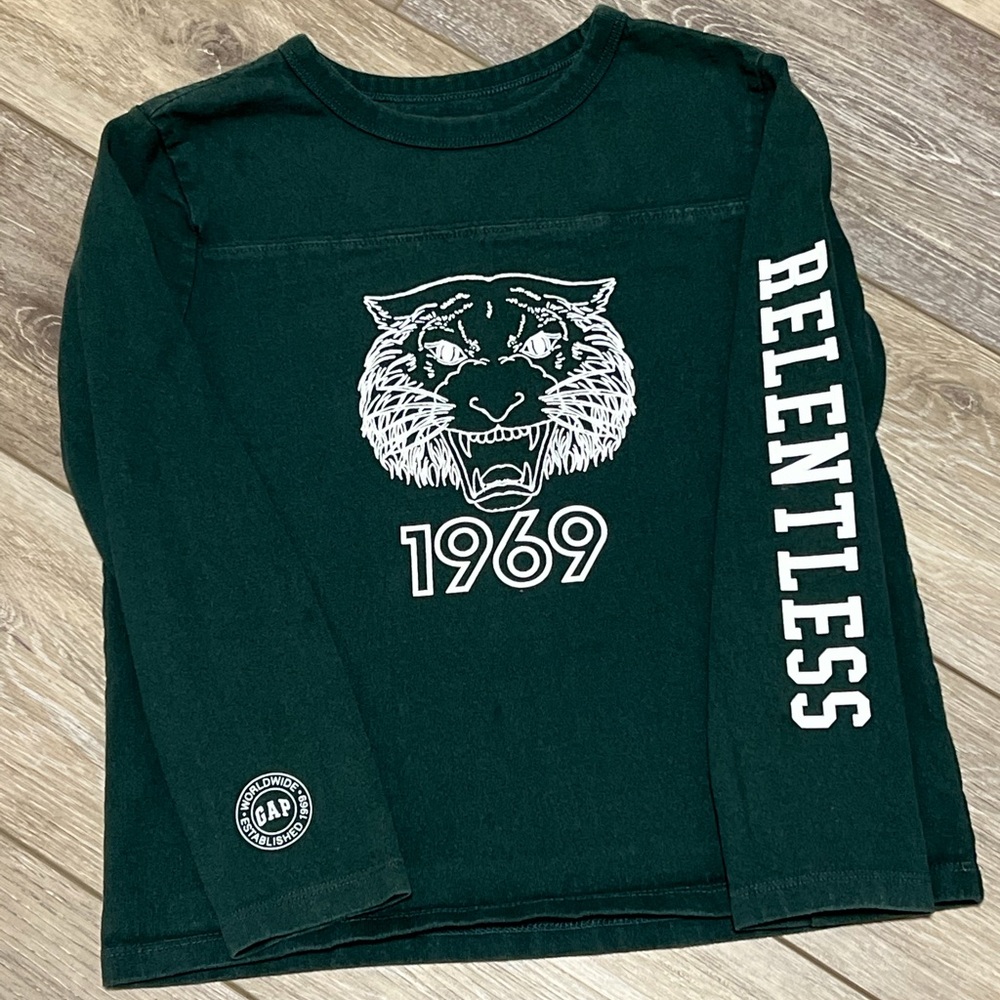 Gap Green Relentless Tiger Printed Long Sleeve Kids Size S